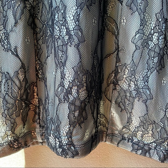✨EUC GUESS Black Lace Mini Bodycon Dress, Size XS - Picture 5 of 13